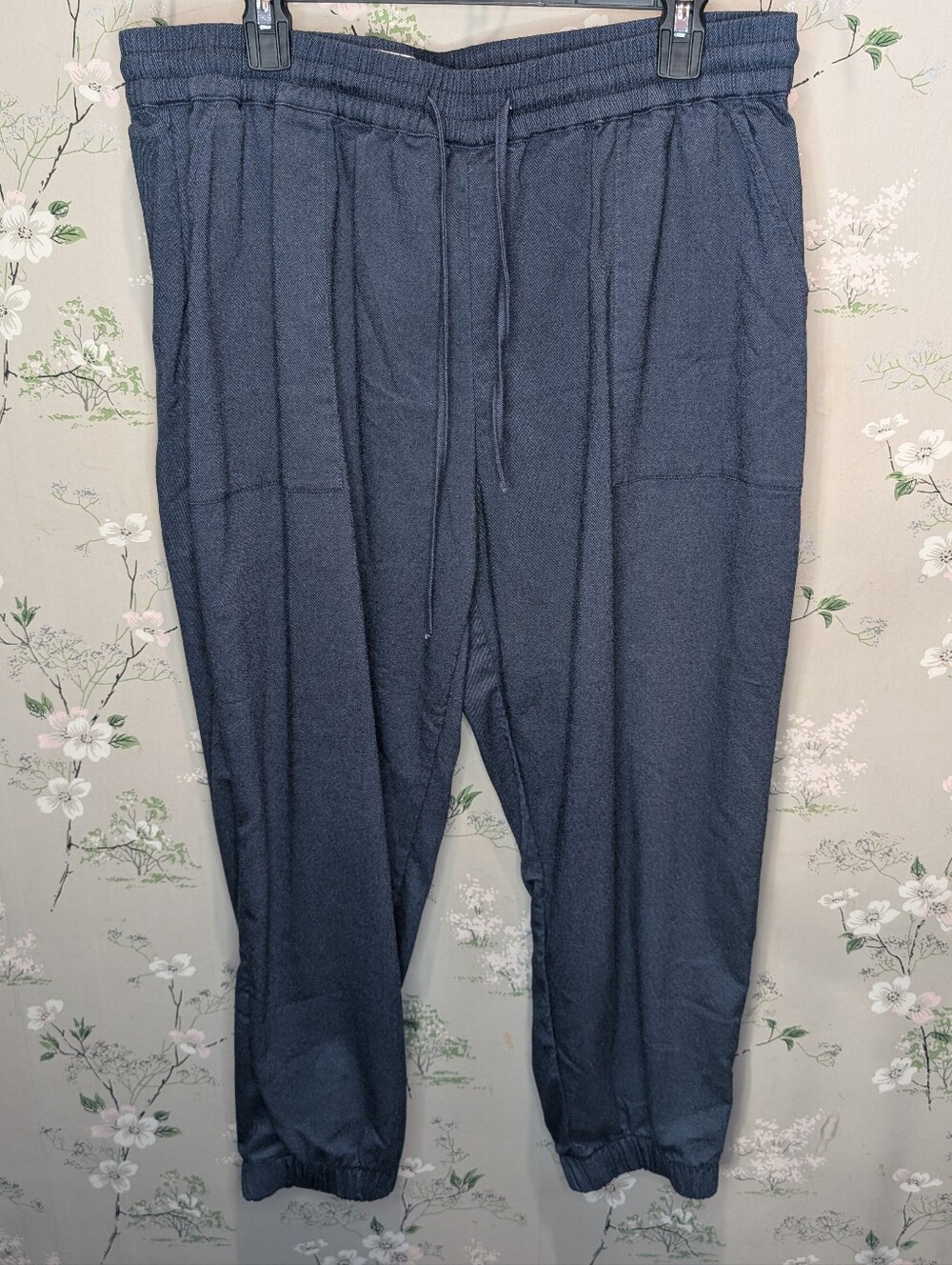 Halara Jogger Bottom Pants W: 17.5-20 R: 13, I: 23